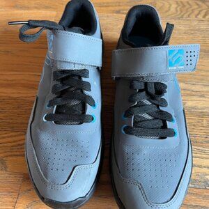 Five Ten Kestrel Lace-up Cycling Shoe Grey Five/Shock Cyan/Black US W10.5/ 43.5